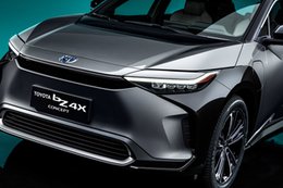 Pierwsza w pełni elektryczna Toyota na prąd z gniazdka. Nowy model bZ4X Concept