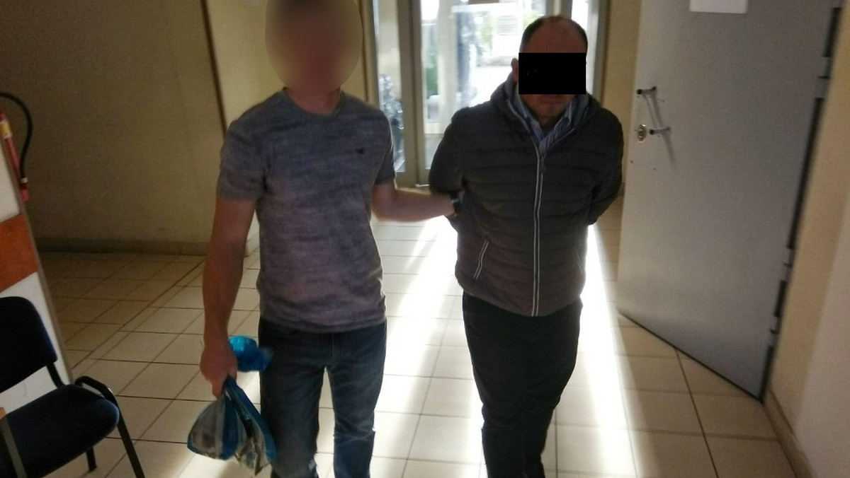Warszawa: Siekierą zaatakował klienta lokalu. Był zazdrosny o żonę