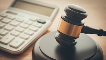 Kobieta oskarżona o niewpłacenie VAT, choć urząd skarbowy zablokował konta spółki – wyrok sądu
