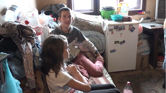 Screenshot 2020-08-21 Beskrajna tuga pod kapom nebeskom-Mali Jovanovići bez osnovnih uslova za život(2)