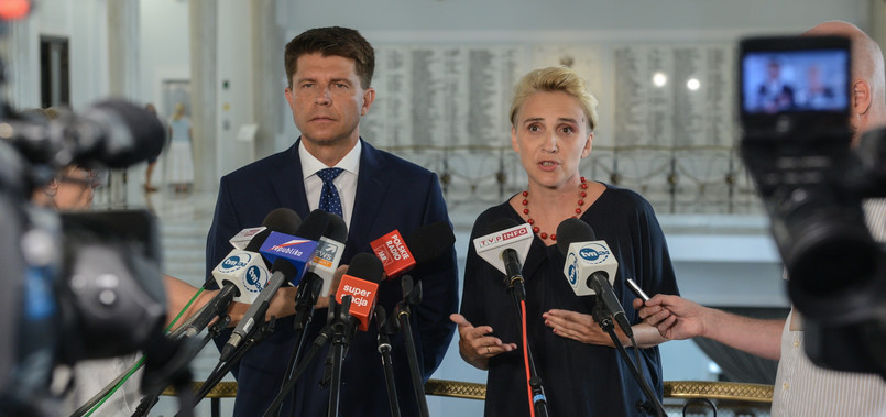 Lider Nowoczesnej Ryszard Petru i posłanka Nowoczesnej Joanna Scheuring-Wielgus