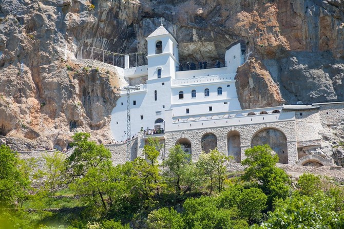 Manastir Ostrog danas