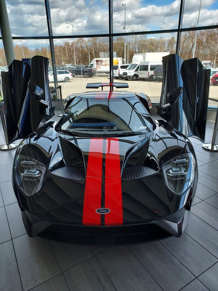 Ford GT