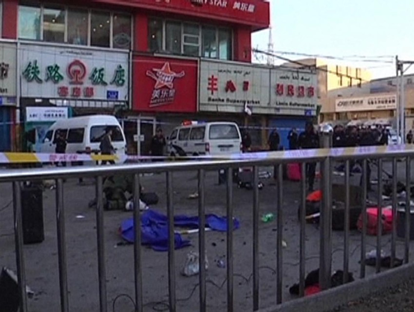 Ispred železničke stanice u oblasti Sinkjang