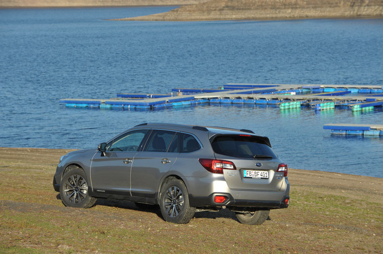 Subaru Outback Większe, cichsze, bezpieczniejsze Test