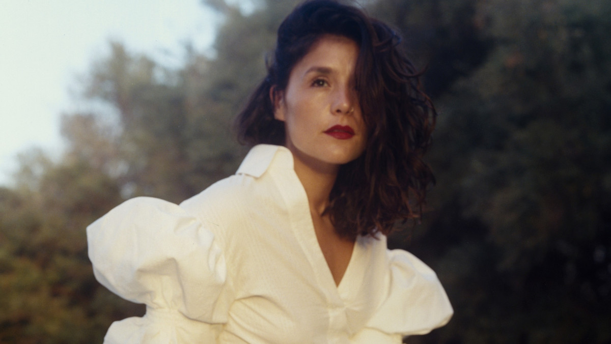 Jessie Ware od lat podbija europejski rynek muzyczny przebojami takimi jak "Tough Love" czy "Say You Love Me". Polacy kochają ją wyjątkowo mocno. Wspierali ją nawet wtedy, gdy "znalazła się na życiowym zakręcie" i nie wiedziała, czy nadal będzie tworzyć. Co Jessie Ware sądzi o polskich fanach i jak radzi sobie już nie tylko jako artystka, ale też jako matka?