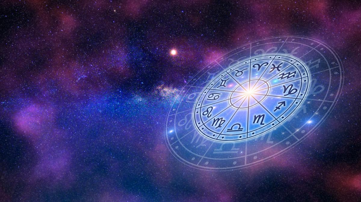 Napi horoszkóp: a Ráknak pénz üti a markát, az Ikrek összeugrik a kollégáival, a Szűz nagyot hibázik
