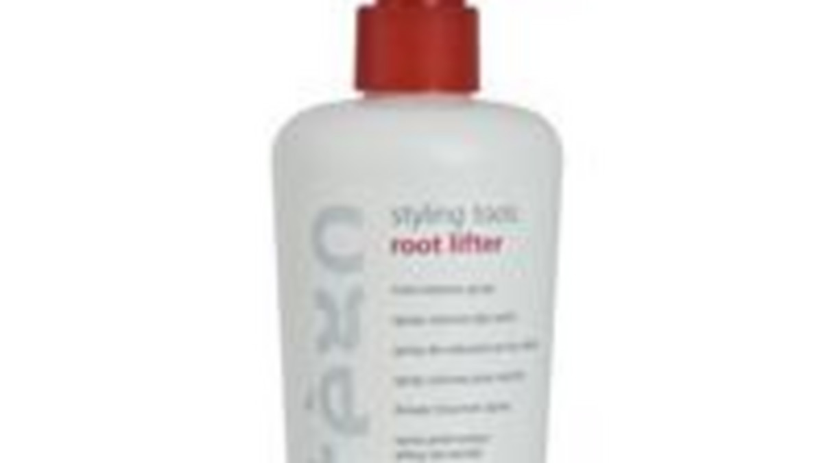 Spray Root Lifter usztywnia łodygę włosa pozwalając na uzyskanie niezwykłych efektów w zwiększaniu objętości fryzury.