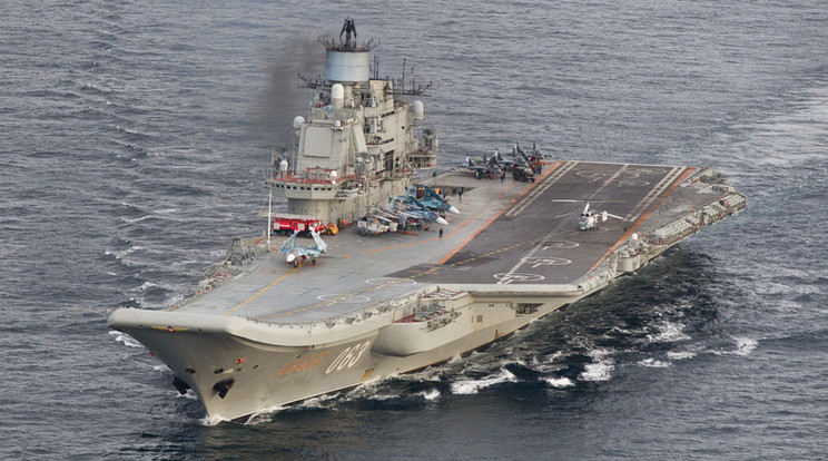 Orosz flotta húzott el a brit partoknál / Fotó: AFP