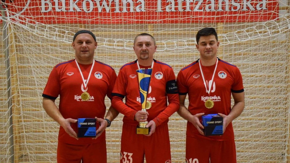 Zdobywcy Pucharu Polski w sepak takraw: Rysy Bukowina Tatrzańska w składzie Kazimierz Kukuczka, Paweł Podczerwiński, Maciej Targosz