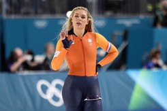 Jedna z najpiękniejszych uczestniczek igrzysk olimpijskich zarabia krocie na rozpinaniu zamka w stroju sportowym
