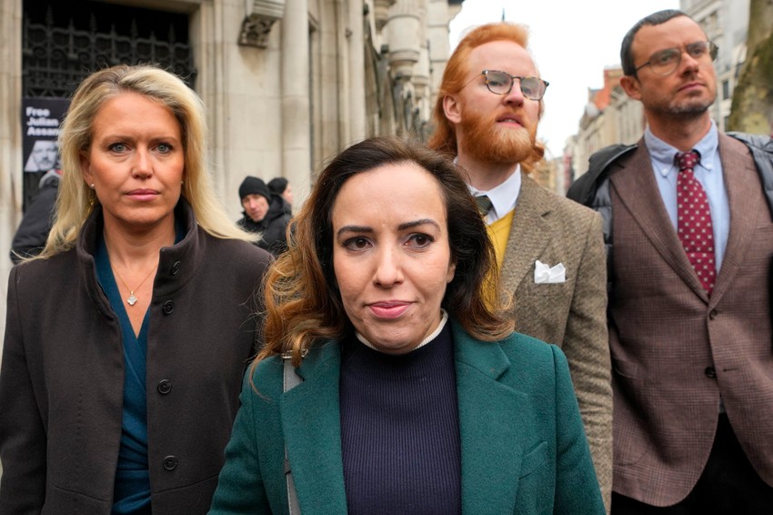 Asanžova supruga Stela