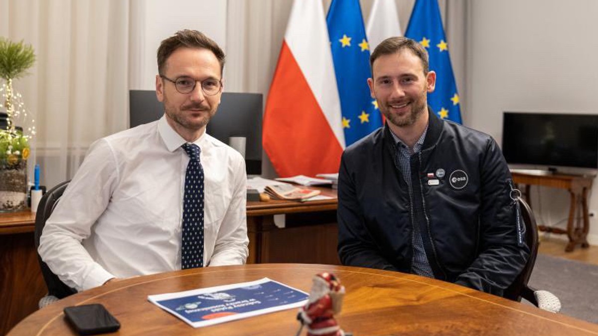 Lot Sławosza Uznańskiego w kosmos. Minister Buda tonuje nastroje