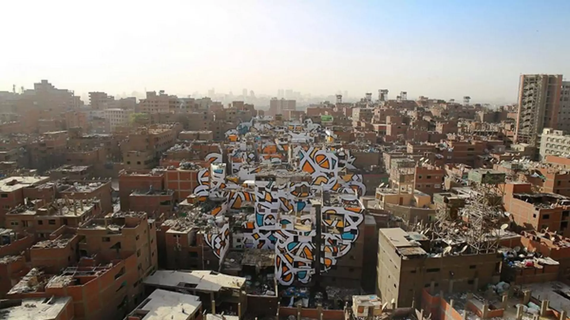 W Kairze powstał największy mural świata? 50 budynków składa się na jeden obraz