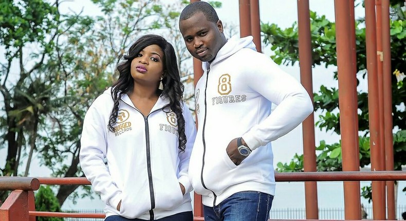 Omotayo and Odunayo impress with simple prewedding photos