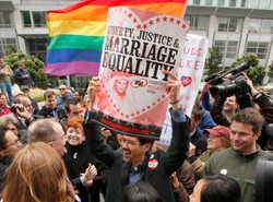 Geje zwyciężyli. Znowu mogą się żenić