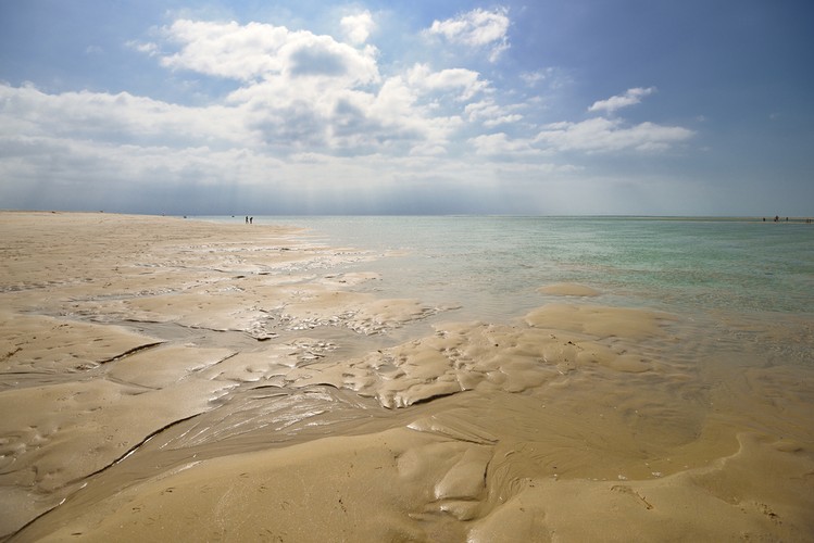 7. miejsce - Plaża Troia – to kilometry białego piasku. Otoczona łagodnymi wydmami, szeroka plaża stanowi idealne miejsce do spokojnego odpoczynku.