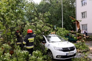 Ośrodki już wypłacają zasiłki ofiarom nawałnic