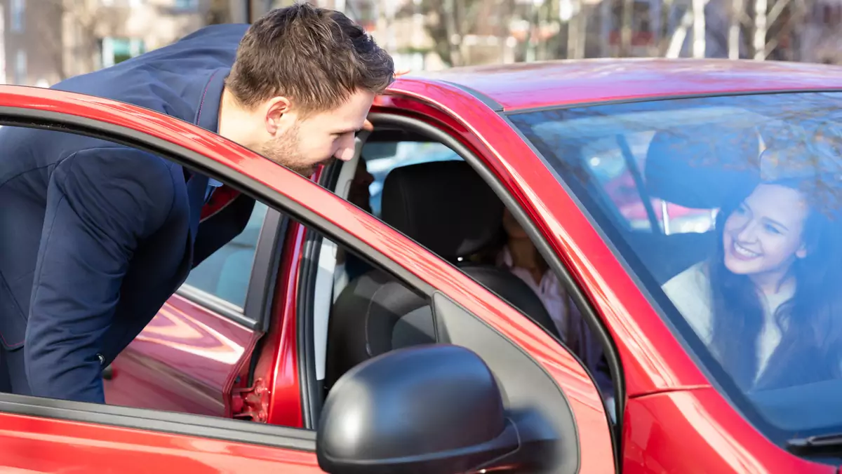 Wzrost kosztów paliwa skłonił wielu kierowców do zainteresowania się carpoolingiem