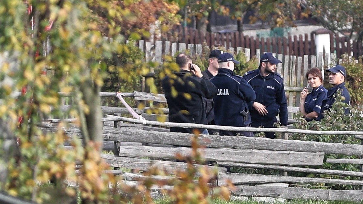 Dziś rano w Bańskiej Niżnej (woj. małopolskie) silna eksplozja zabiła 40-latka. Wieczorem poinformowano, że zespół sapersko-minerski zabezpieczył dużą ilość środków chemicznych, które mogły posłużyć do skonstruowania bomby. Na czas załadunku chemikaliów okoliczni mieszkańcy będą ewakuowani.