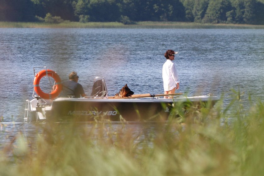 Kwaśniewscy nad jeziorem