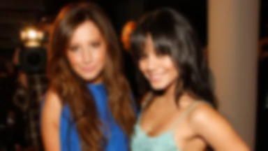 Vanessa Hudgens‬ i ‪Ashley Tisdale spotkały się po latach. Gwiazdy "High School Musical" nagrały piosenkę o... byłym chłopaku