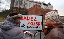 "Protesty przeciw wizytom prezesa PiS na Wawelu to zdziczenie"