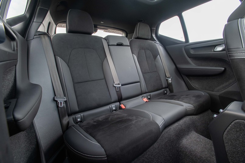 Volvo EX40 Performance Black Edition