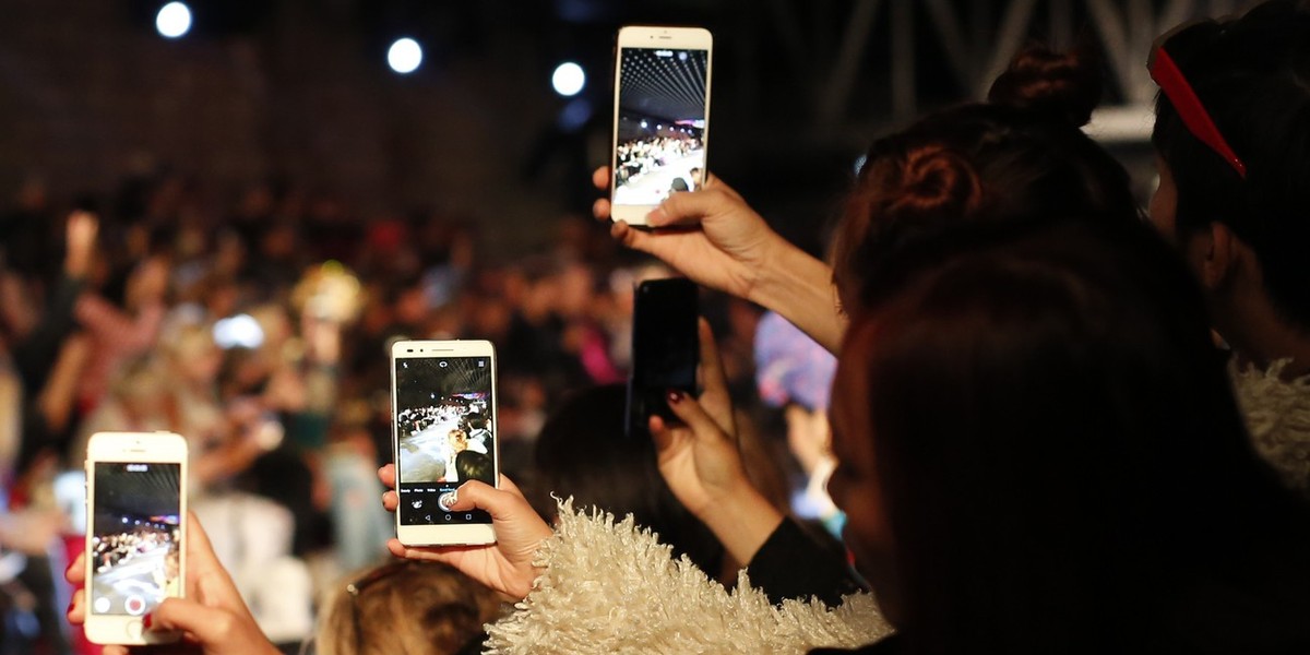 Coraz więcej osób korzysta z social mediów w celu pozyskania informacji, a nie zalajkowania zdjęć znajomych