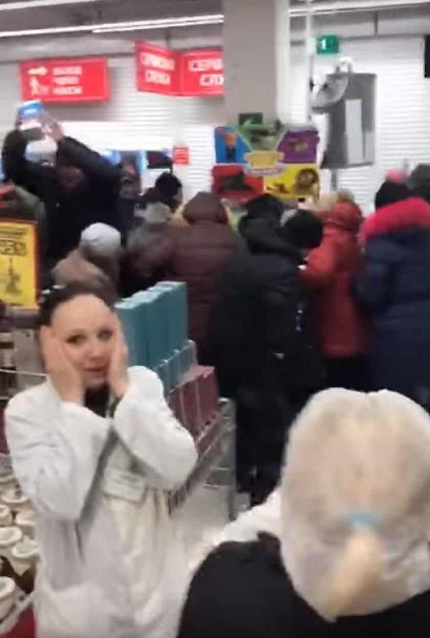 Brutalne sceny w supermarkecie. Wszystko się nagrało