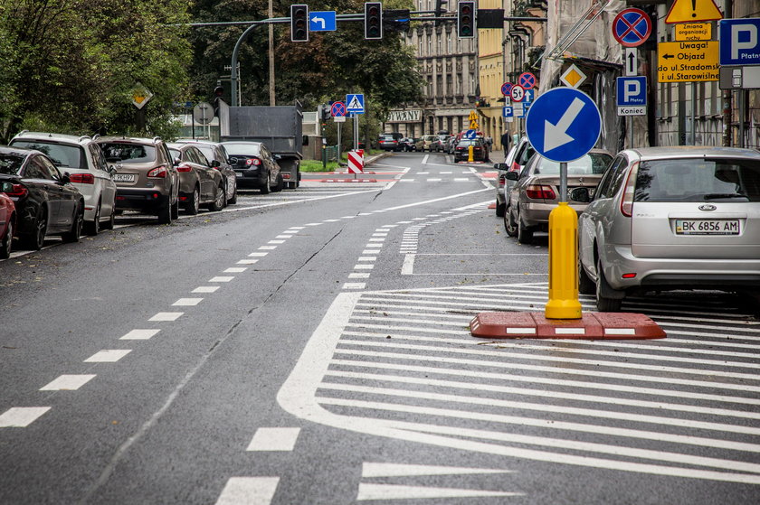 Zrobili kontrapas dla rowerów na ul. Dietla przy moście Grunwaldzkim.