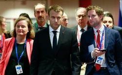 "W Brukseli blednie gwiazda Macrona". Francuskie media oceniają wystąpienie prezydenta na szczycie UE