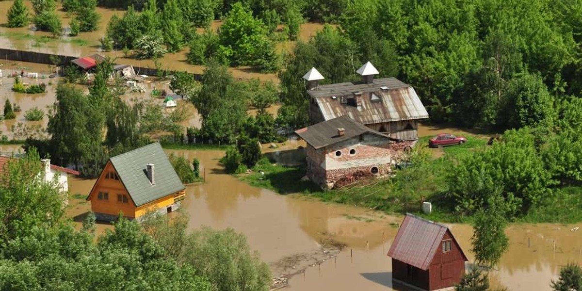 Zobacz groźną Wisłę z lotu ptaka. FOTO