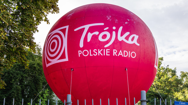 Balon przed siedzibą radiowej Trójki przy ulicy Myśliwieckiej w Warszawie