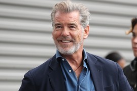 Pirs Brosnan ima ČETVORICU SINOVA, ali najmlađi je MAMA MIA! Lice kao da su ga BOGOVI PRAVILI, a cela pojava je DEŽA VU tate zavodnika iz mladosti