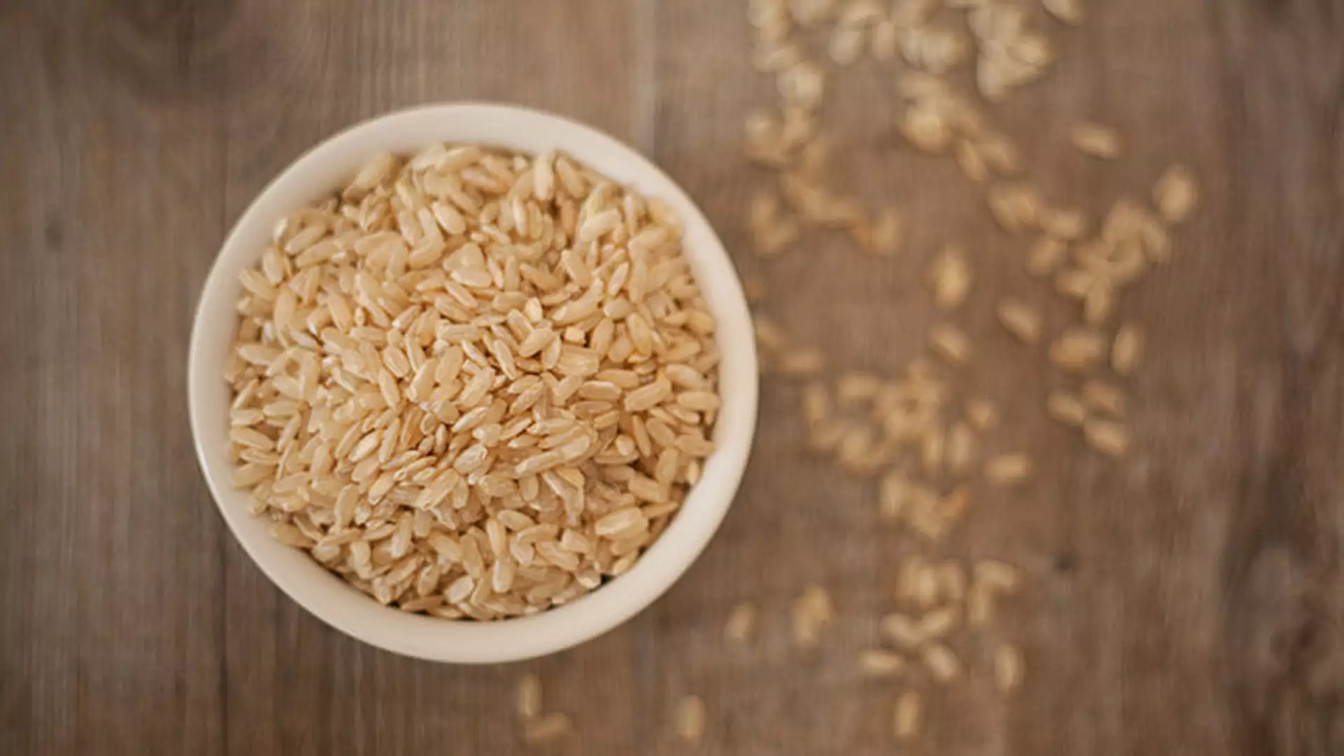 Jak przygotować brązowy ryż, aby był smaczny? Poznaj metodę szefów kuchni