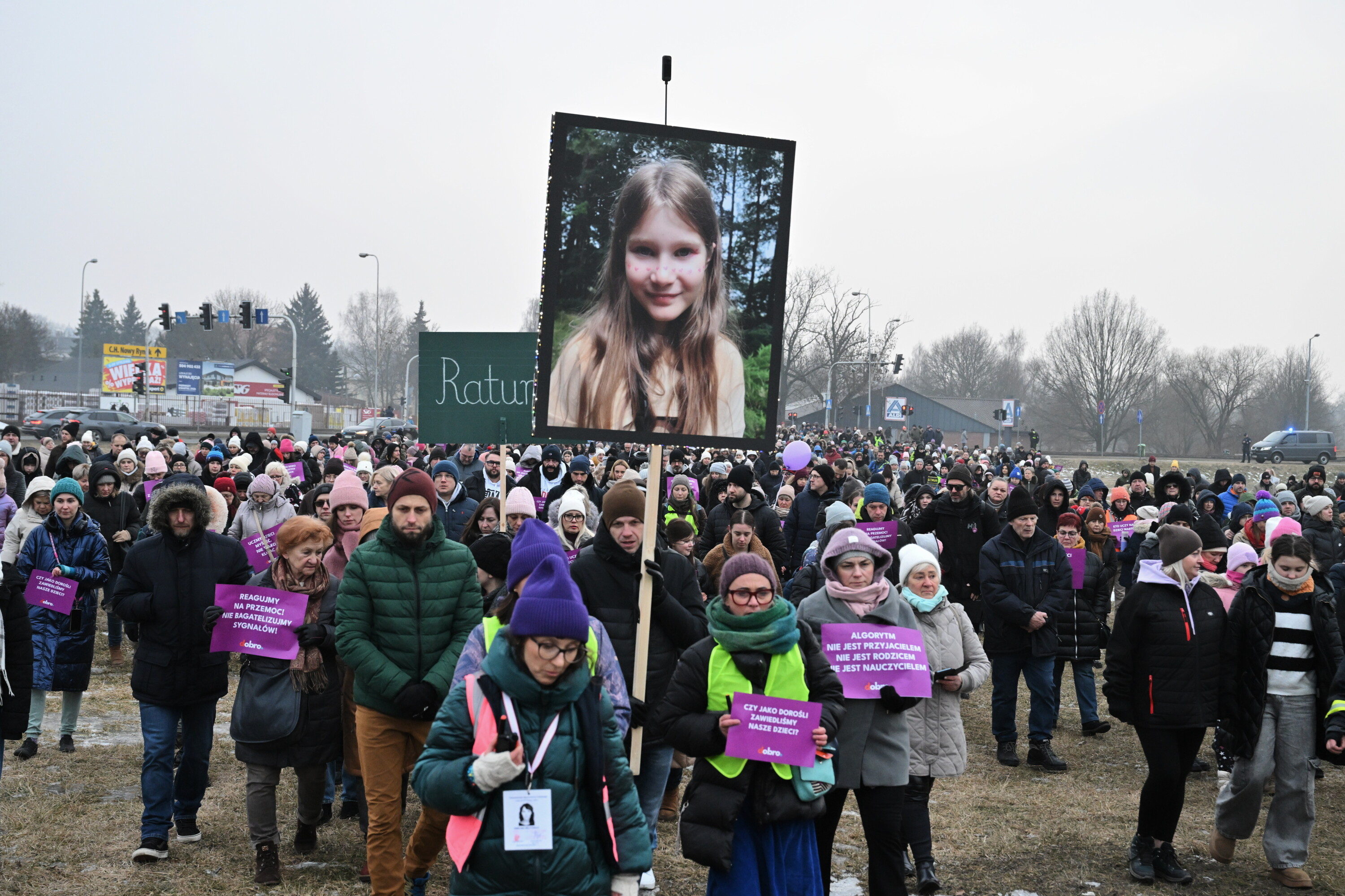 Rodzice zabitej Danusi wzywają do ustawy chroniącej dzieci przed zagrożeniami w sieci