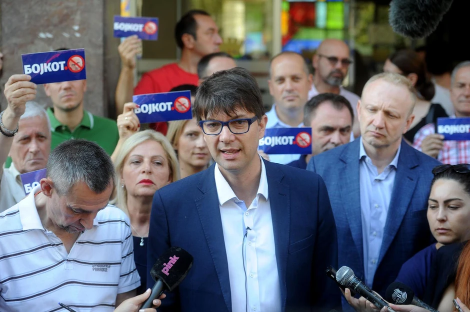 Jovanović skreće pažnju sa sramnih izjava koje je dao, smatra Cvetić