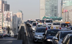 Dziś protest taksówkarzy w Warszawie. "To nie wy, PiS-ie kochany, piszecie nam ustawę"
