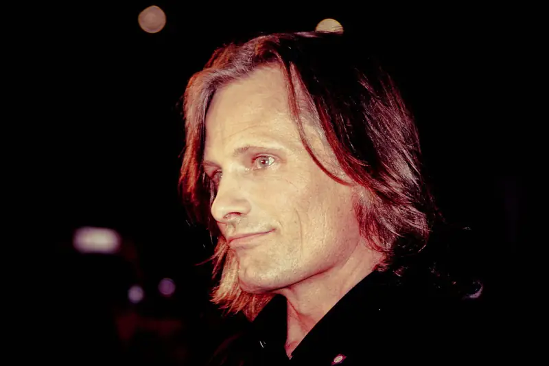 1280px-Viggo_Mortensen_(1)