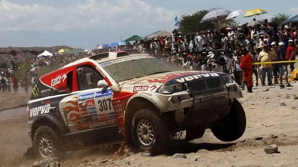 Rajd Dakar 2011: awans Hołowczyca