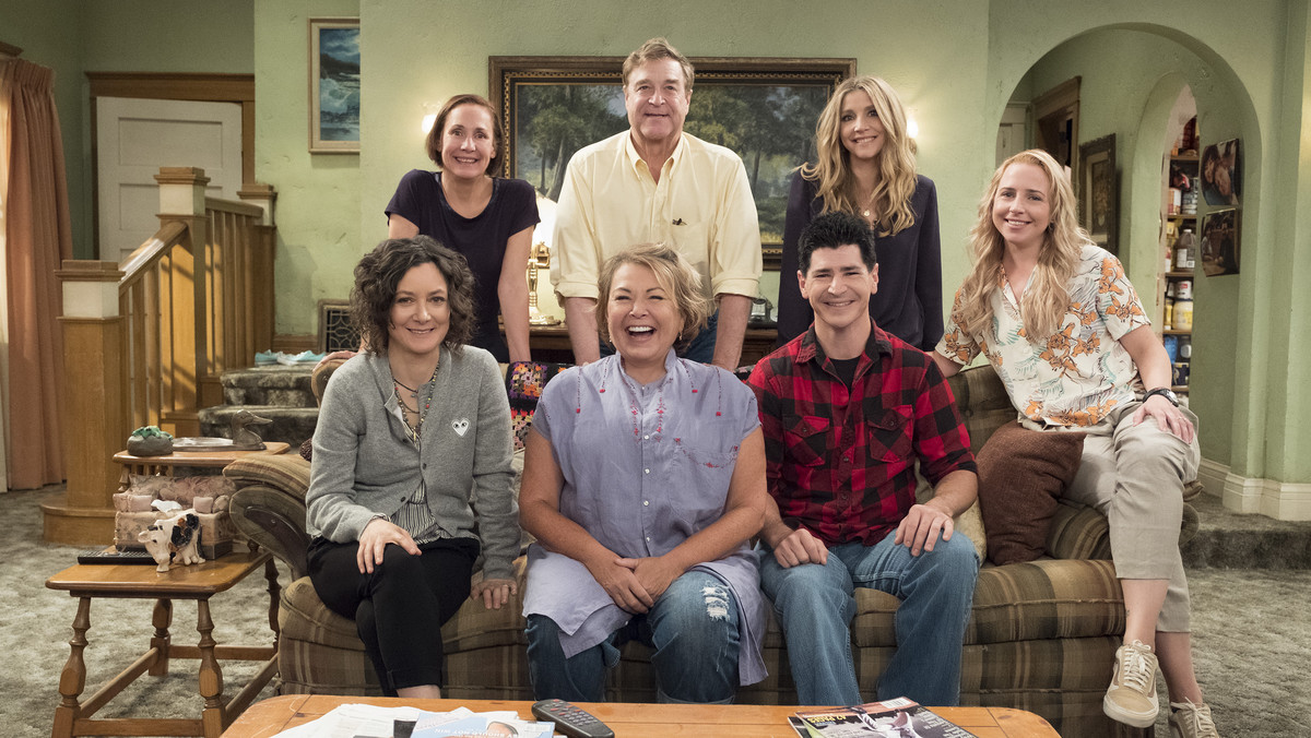 Po ponad 20 latach na antenę amerykańskiej telewizji powrócił kultowy serial "Roseanne". Stacja ABC wyemitowała premierowy odcinek, który przyciągnął rekordową widownię. Produkcję w sumie obejrzało 25 milionów widzów.