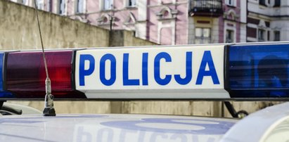 Wyrzucili 12-latkę z domu, bo zadzwoniła na policję