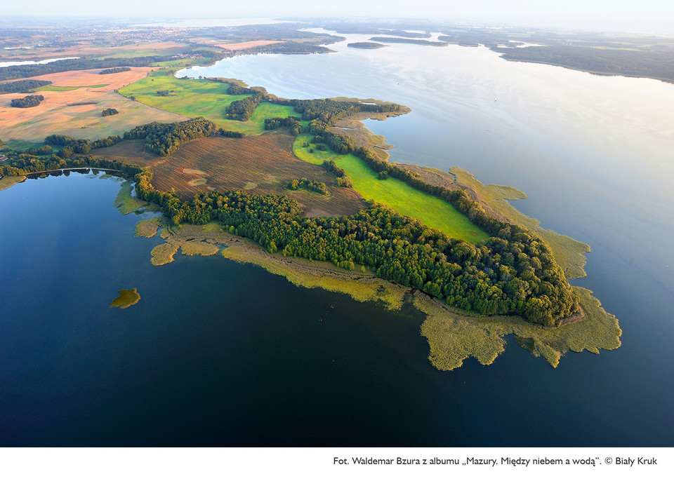 Malowniczy półwysep na jeziorze Dargin. Półwyspy są niestety szczególnie często narażone na zakusy inwestorów.