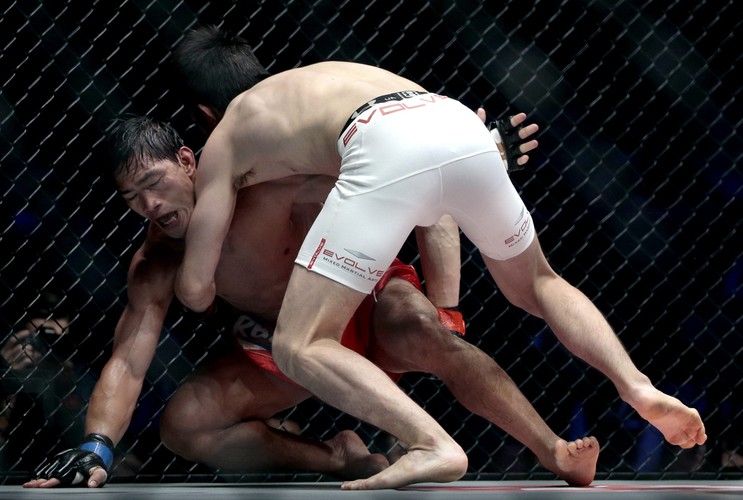 Krew, pot i łzy, czyli 'ONE Championship MMA in Singapore'