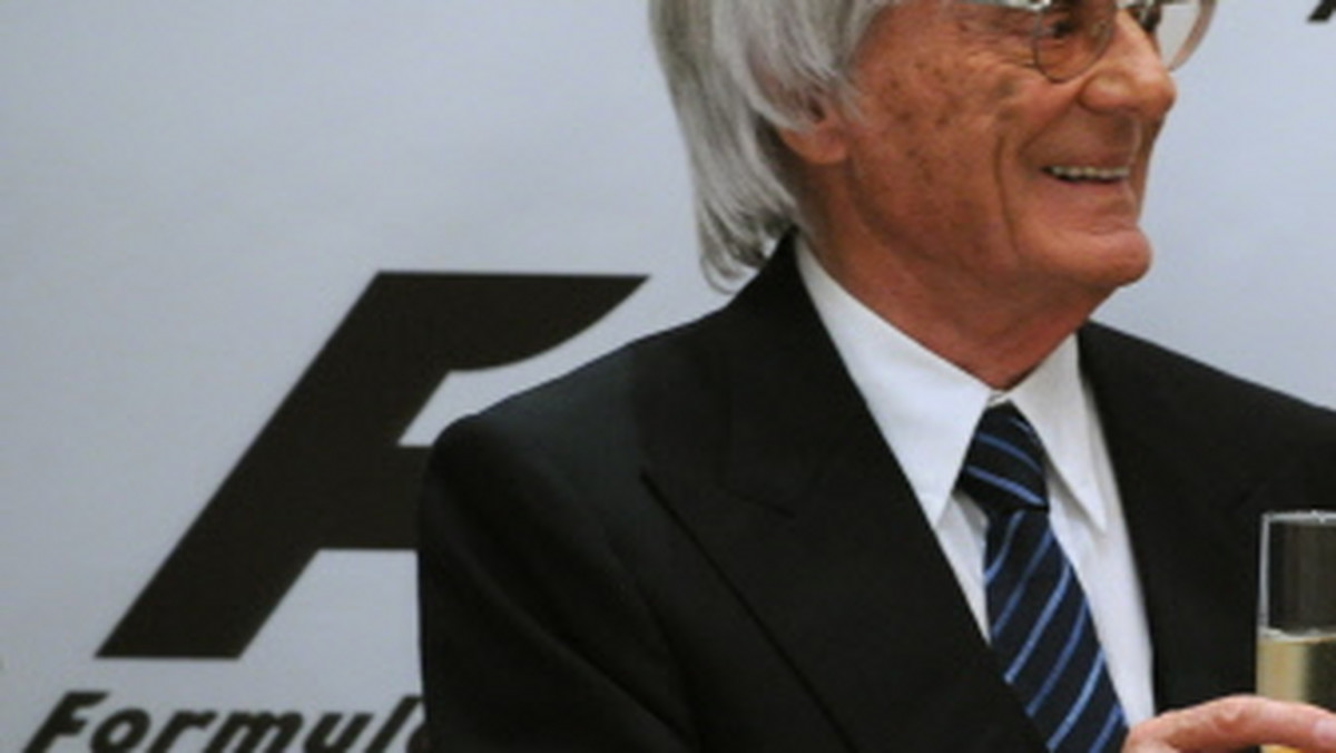 Szef Formuły 1, Bernie Ecclestone, pomimo obrażeń, których doznał w tym tygodniu w napadzie rabunkowym na ulicach Londynu, wrócił już do pracy.