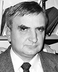 Dr Stefan Płażek adwokat, adiunkt w Katedrze Prawa Samorządu Terytorialnego na Wydziale Prawa i Administracji Uniwersytetu Jagiellońskiego