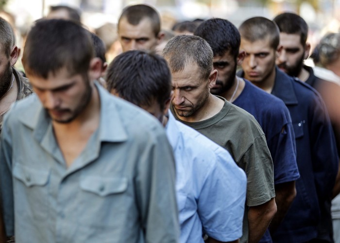 Pochód jeńców ukraińskich w Doniecku