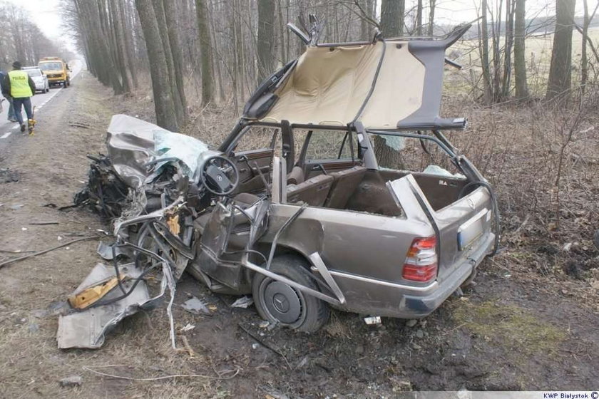 Bułgarski kierowca tira roztrzaskał mercedesa. Kobieta w ciężkim stanie