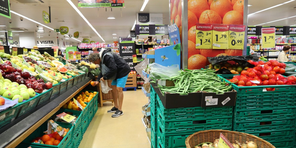 Kara ma związek z dwoma postępowaniami dot. kilku sieci handlowych i dwóch dostawców. 